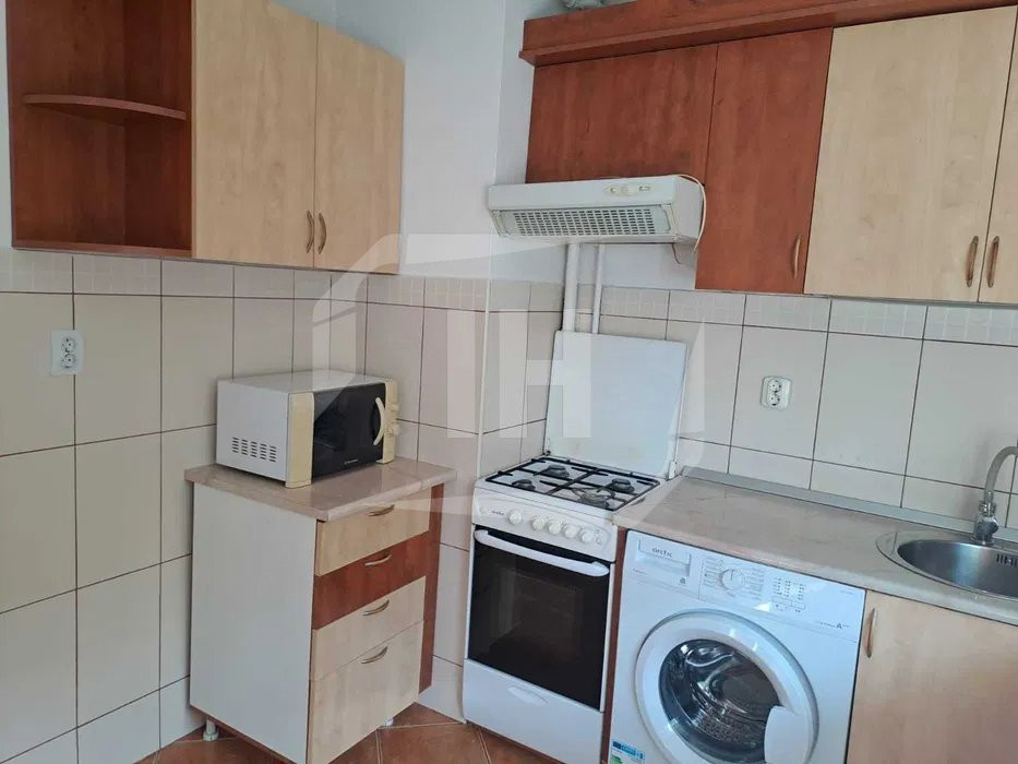 Apartament 2 camere, balcon, Zona Aleea Bizușa