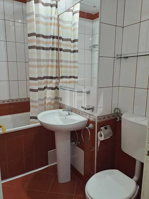 Apartament 2 camere, balcon, Zona Aleea Bizușa