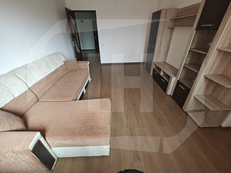 Apartament 2 camere, etaj intermediar, Zona Vivo