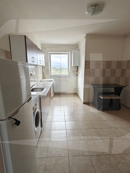 Apartament 2 camere, etaj intermediar, Zona Vivo