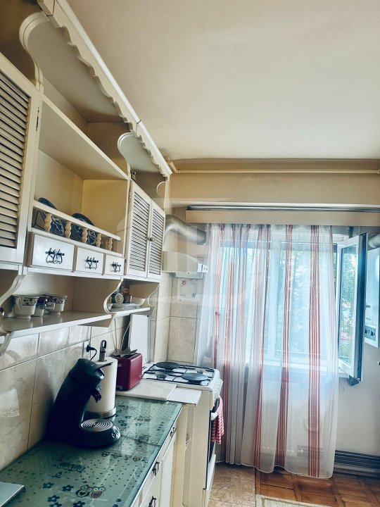 Apartament cu 3 camere, etaj 2 , 76 mp, zona Nicolae Titulescu