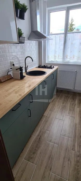 Apartament 2 camere, semidecomandat, Centru, Piata Mihai Viteazul