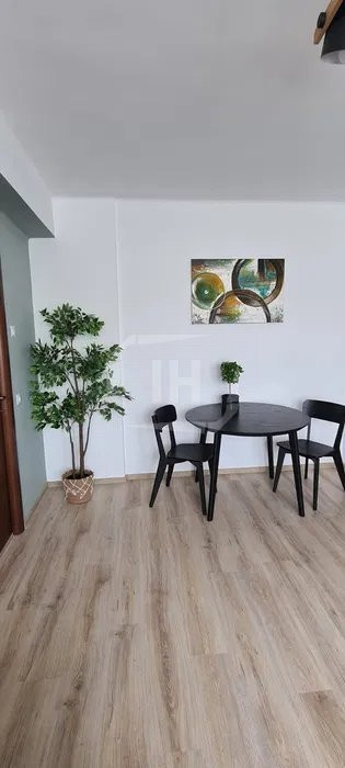 Apartament 2 camere, semidecomandat, Centru, Piata Mihai Viteazul