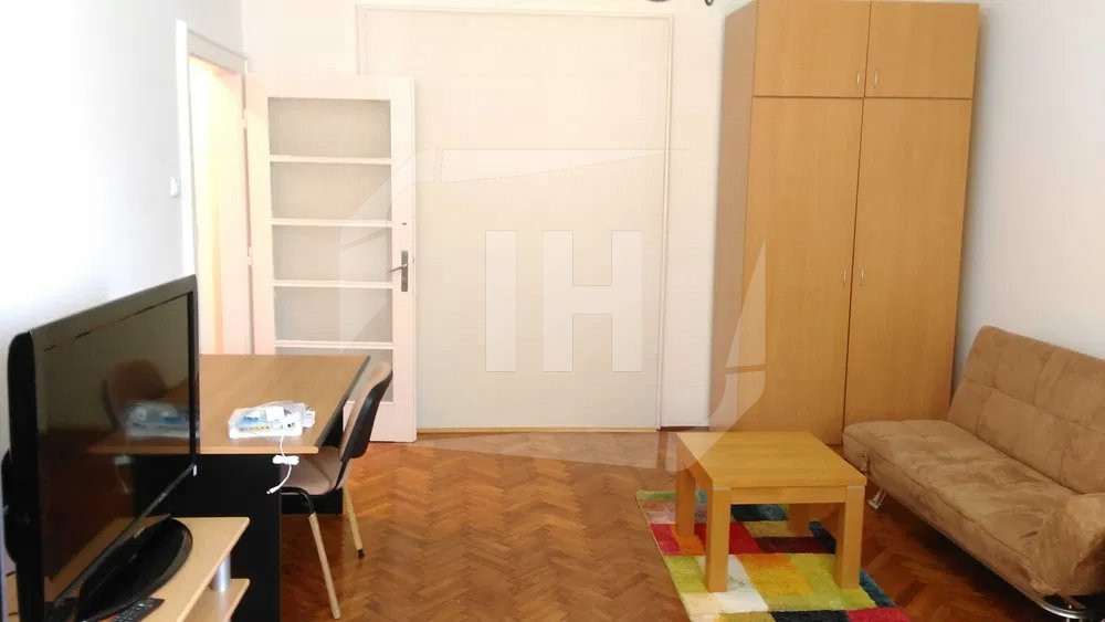 Apartament 2 camere, decomandat, 75 mp, Centru, zona Baritiu