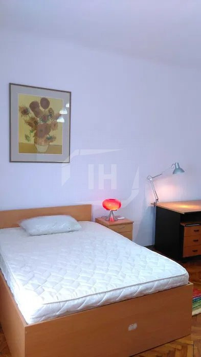 Apartament 2 camere, decomandat, 75 mp, Centru, zona Baritiu