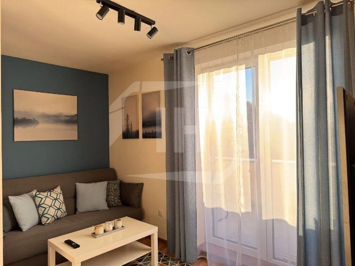 Apartament 2 camere, semidecomandat, zona Vivo