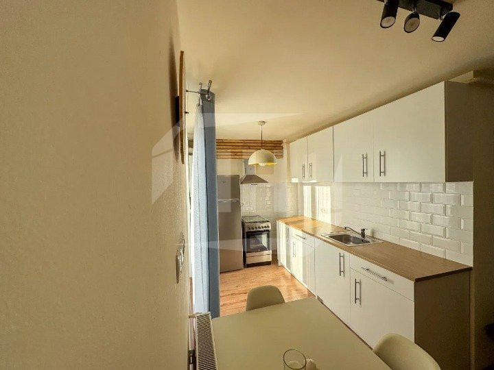 Apartament 2 camere, semidecomandat, zona Vivo