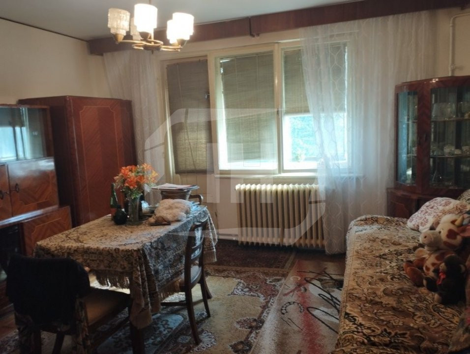 Apartament cu 3 camere, decomandat, zona Iulius Mall