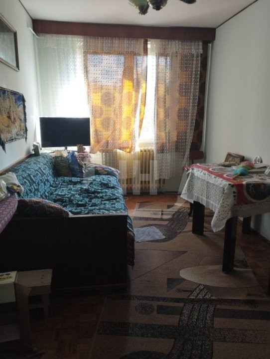 Apartament cu 3 camere, decomandat, zona Iulius Mall