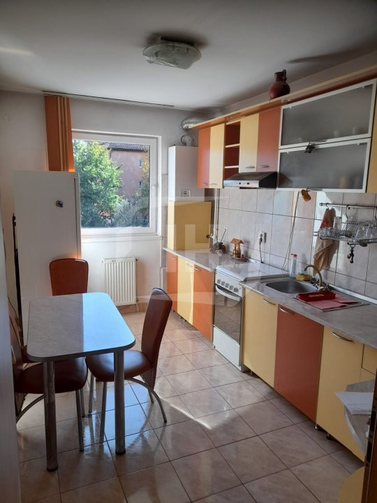 Apartamant 2 camere, garaj subteran in vila cu 2 niveluri din Andrei Muresanu!