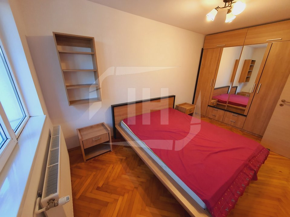 Apartament cu 3 camere, etaj intermediar, parcare, Gheorgheni