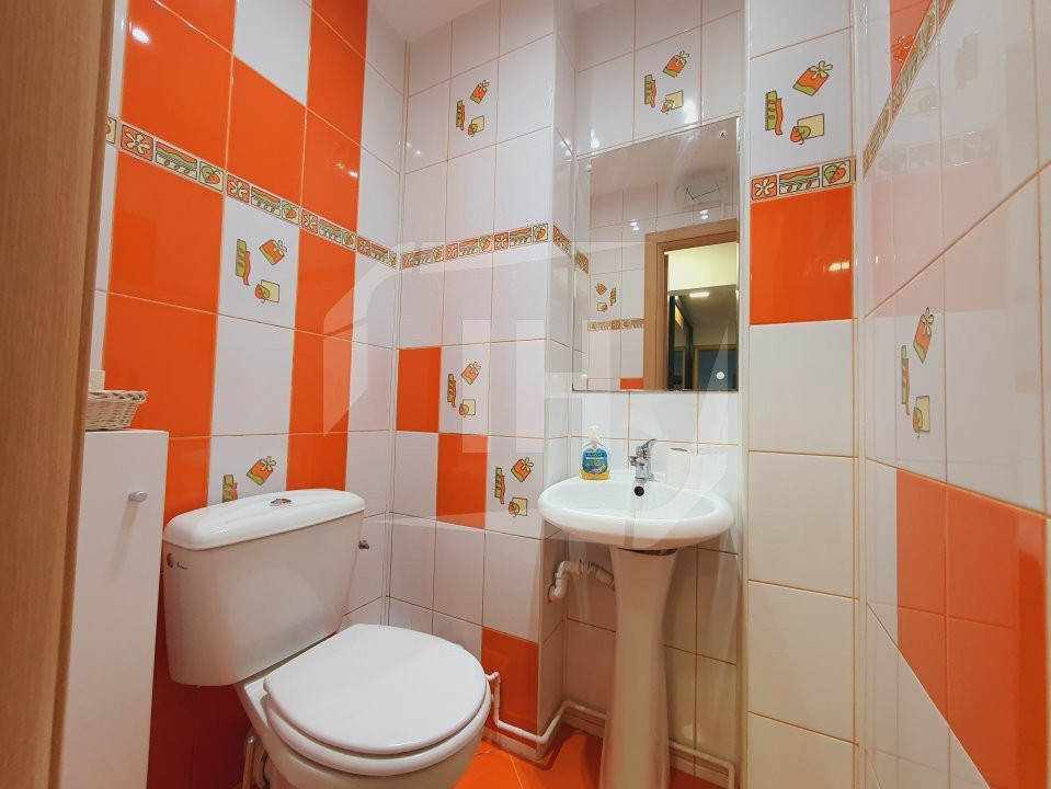 Apartament cu 3 camere, etaj intermediar, parcare, Gheorgheni