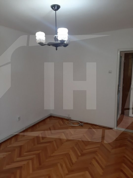 Apartament 3 camere, etaj intermediar, zona Grigore Alexandrescu