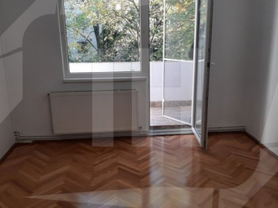 Apartament 3 camere, etaj intermediar, zona Grigore Alexandrescu