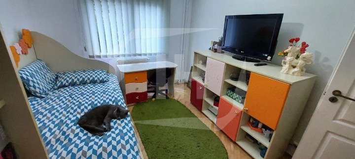 Apartament 3 camere, 2 bai, etaj 1 zona Pietei Cipariu