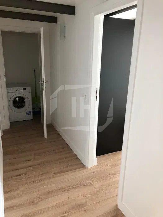 Apartament 3 camere, semidecomandat, parcare, Centru zona Ploiesti