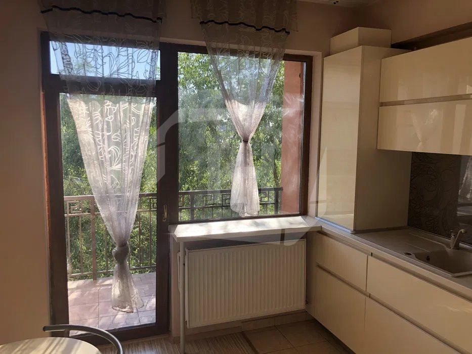 Apartament 2 camere, semidecomandat, parcare, Buna Ziua