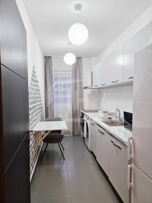 Apartament modern, etaj intermediar, zona Bonjour Residence