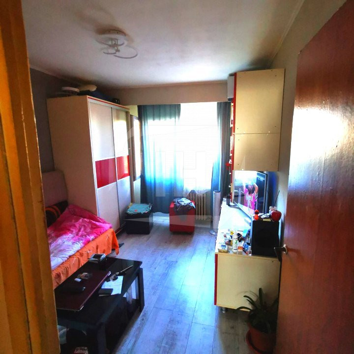 Apartament 3 camere, decomandat, etaj intermediar, zona Spitalului de Recuperare