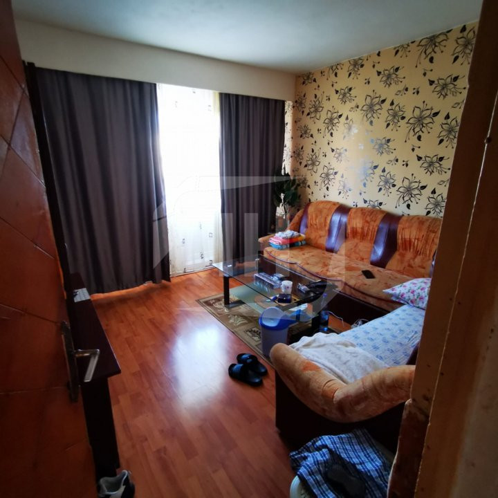 Apartament 3 camere, decomandat, etaj intermediar, zona Spitalului de Recuperare