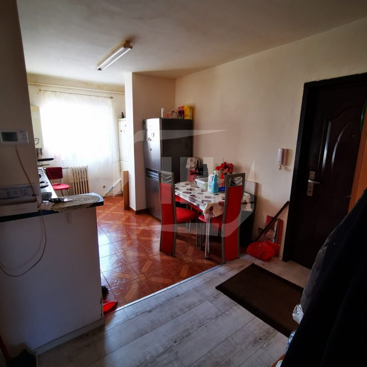 Apartament 3 camere, decomandat, etaj intermediar, zona Spitalului de Recuperare