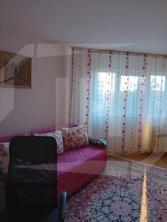 Apartament 2 camere decomandat, etaj intermediar, zona Izlazului