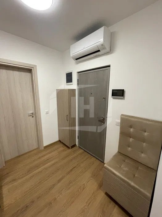 Apartament 3 camere, semidecomandat, 2 bai, parcare, zona Platinia