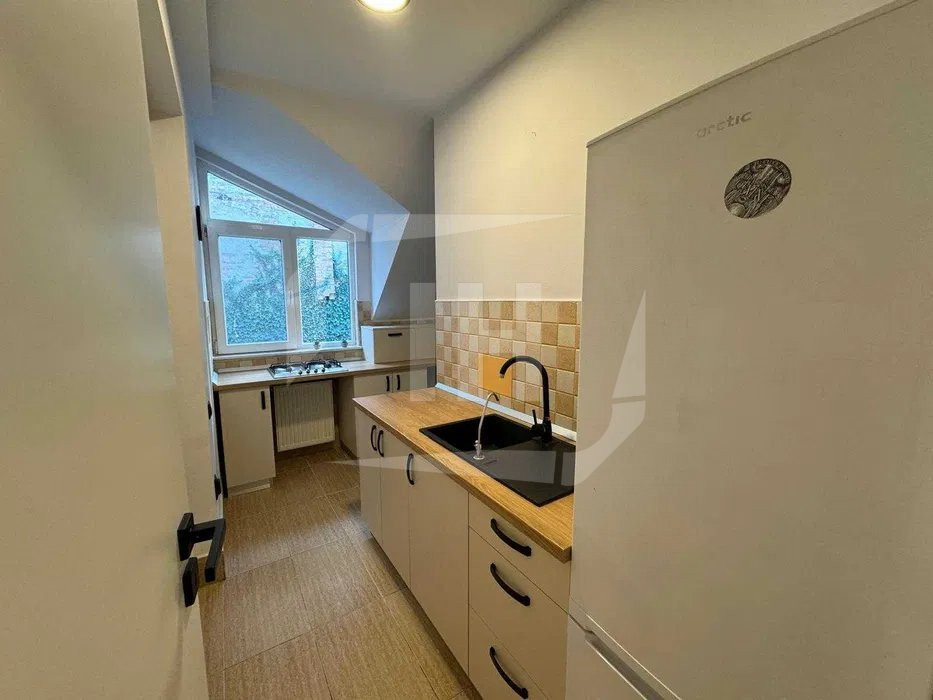 Apartament 3 camere, 3 bai, parcare, Centru zona Decebal