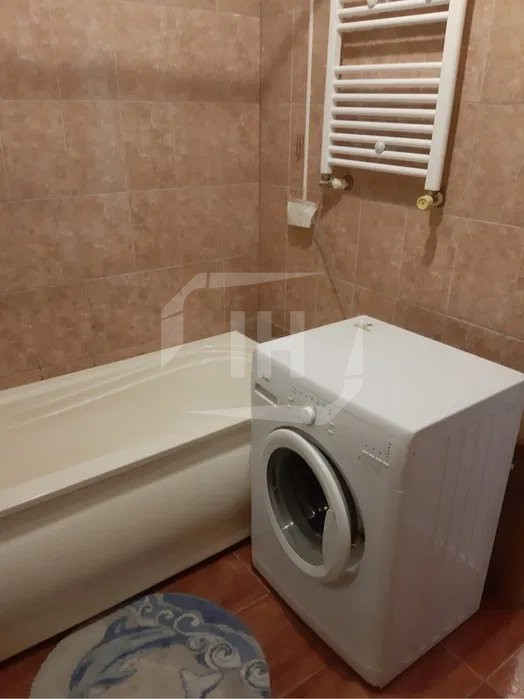 Apartament 3 camere, decomandat, etaj 3/5, zona str Oasului