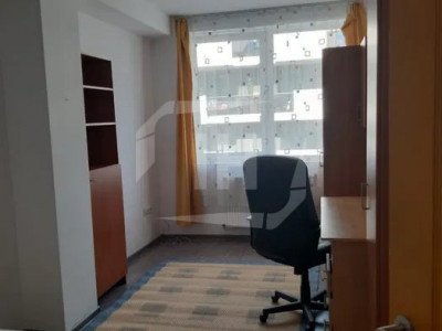 Apartament 3 camere, decomandat, etaj 3/5, zona str Oasului