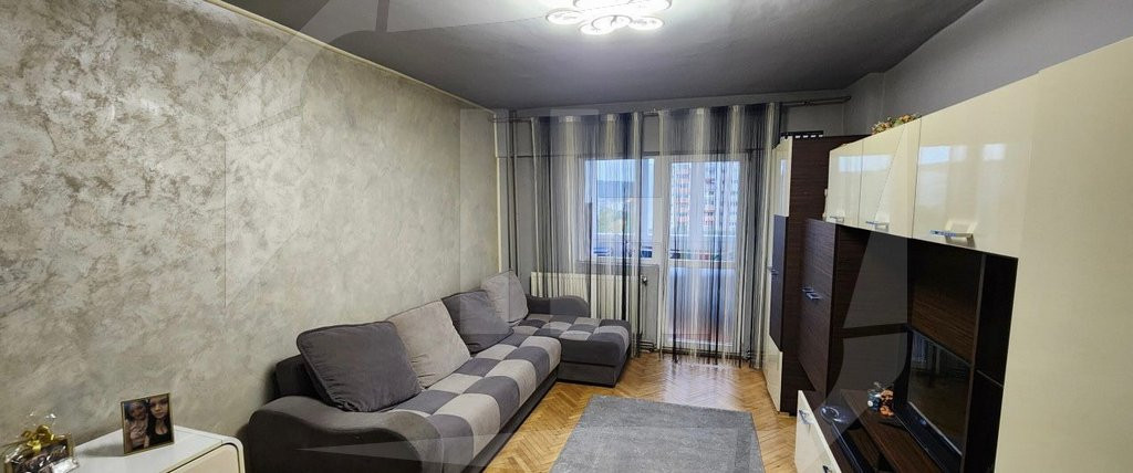 Apartament 3 camere decomandat, etaj intermediar, zona Ion Mester