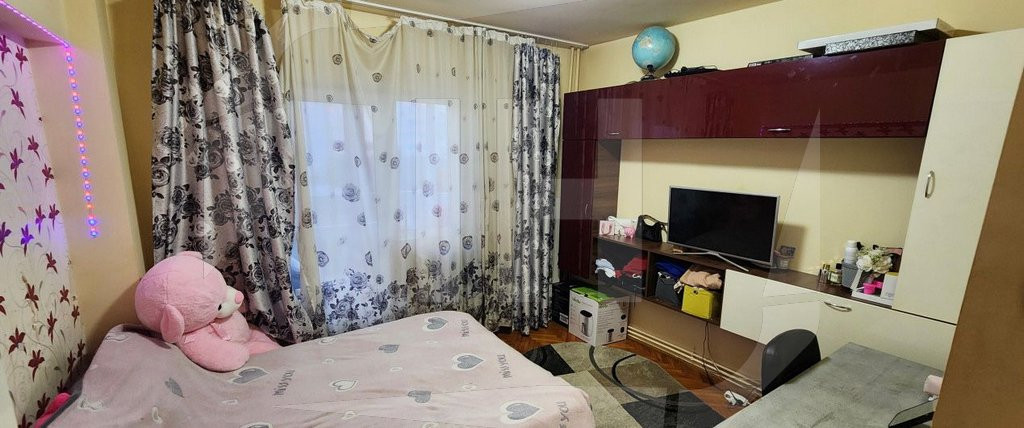 Apartament 3 camere decomandat, etaj intermediar, zona Ion Mester