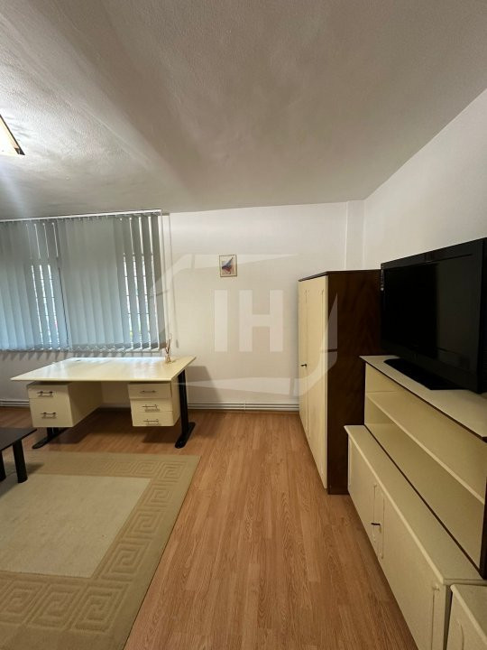 OPORTUNITATE! Apartament 3 camere, decomandat, P-ta Zorilor