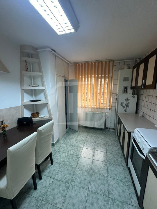 OPORTUNITATE! Apartament 3 camere, decomandat, P-ta Zorilor