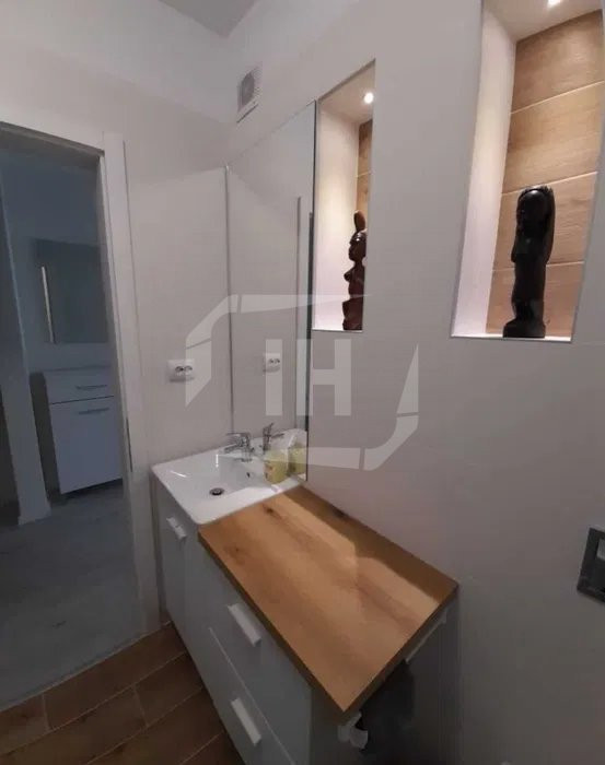 Apartament 2 camere, semidecomandat, Vivo, zona BMW