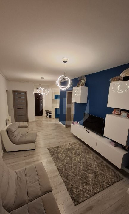 Apartament cu 3 camere, etaj intermediar, parcare