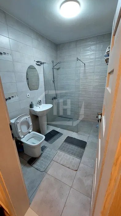 Apartament 40 mp utili, 9 mp balcon, parcare, zona Bazei Sportive