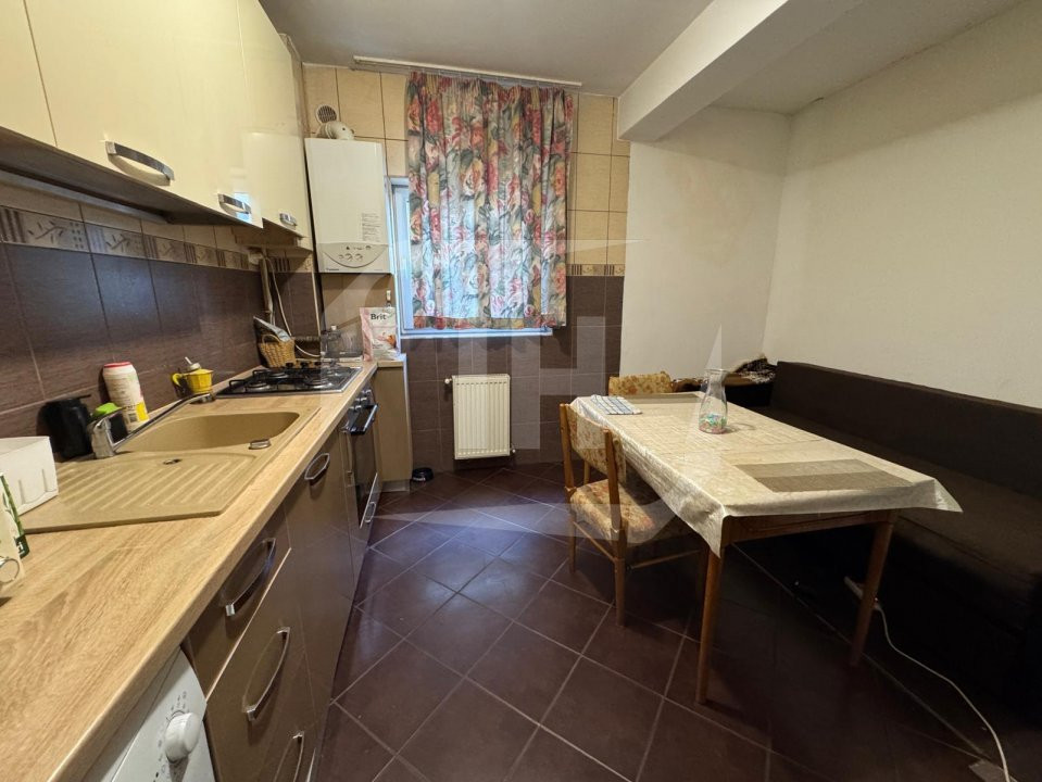 Apartament cu 2 camere, decomandat, etaj 1, terasa