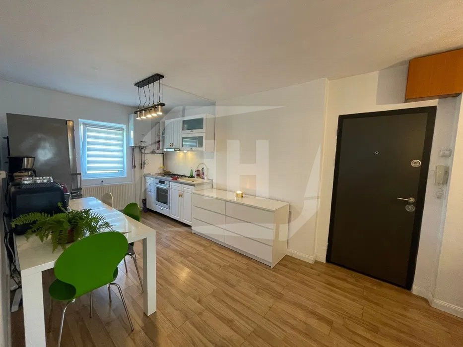 Apartament 4 camere, decomandat, etaj intermediar, zona strazii Observatorului