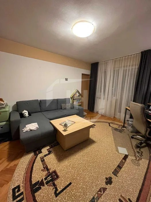 Apartament 2 camere, decomandat, etaj intermediar, zona Observatorului