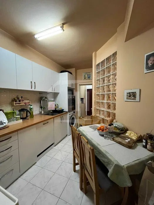 Apartament 2 camere, decomandat, etaj intermediar, zona Observatorului