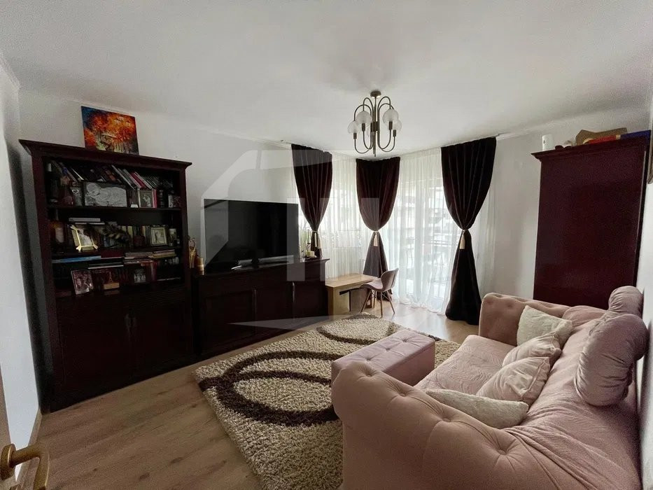 Apartament 2 camere, decomandat, etaj intermediar, zona Profi Eroilor