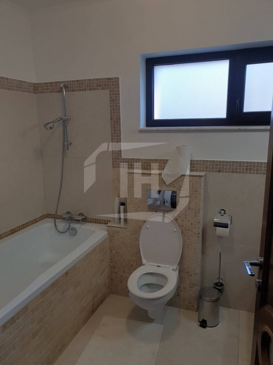 Duplex 4 camere, 3 parcari, zona Razoare