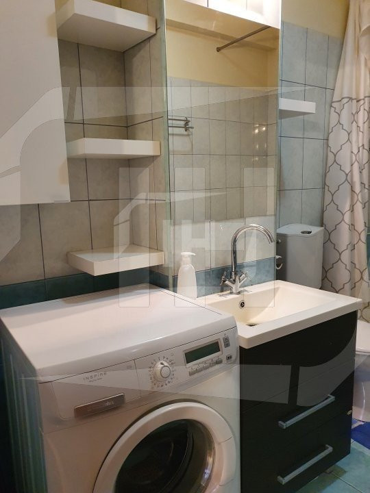 Apartament de 2 camere, parcare, terasa, zona Piata Mihai VIteazu