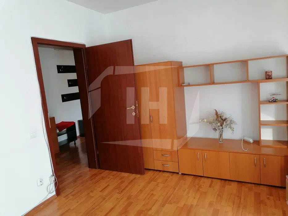 Apartament 2 camere, decomandat, Central zona Piata Mihai Viteazul