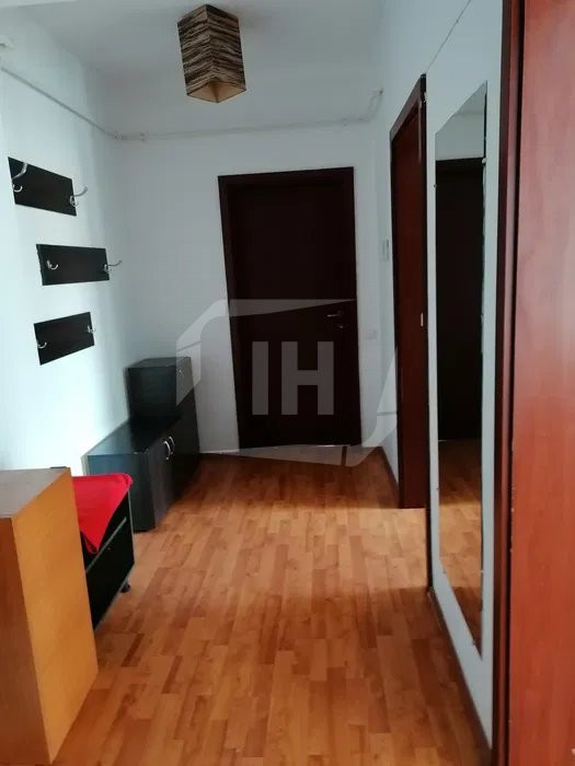 Apartament 2 camere, decomandat, Central zona Piata Mihai Viteazul