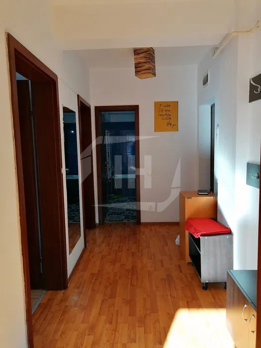 Apartament 2 camere, decomandat, Central zona Piata Mihai Viteazul