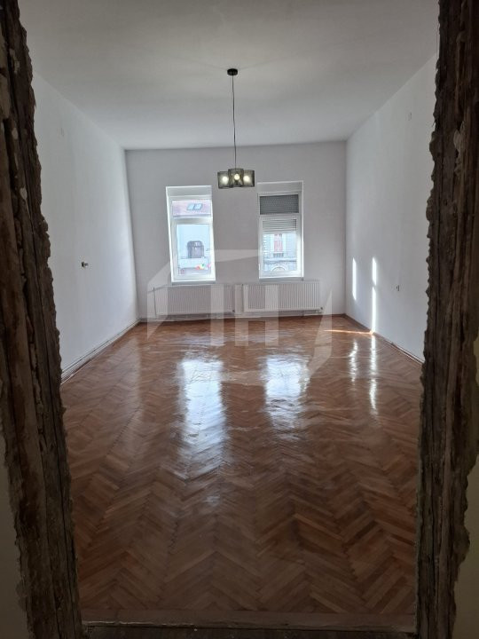 Apartament cu 2 camere, pretabil pentru birou, in zona Republicii