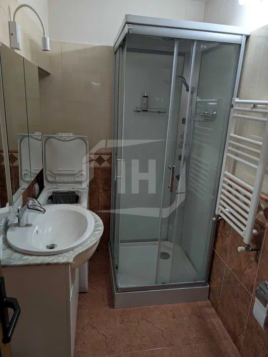 Apartament 2 camere, semidecomandat, Centru, Piata Mihai Viteazul