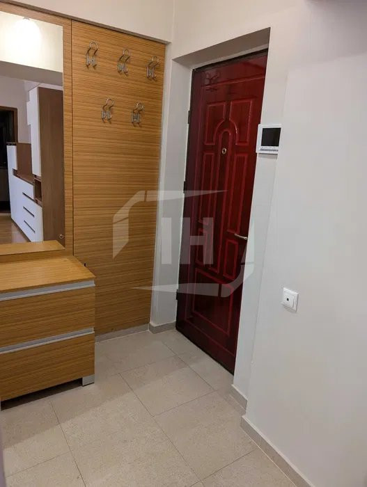 Apartament 2 camere, semidecomandat, Centru, Piata Mihai Viteazul